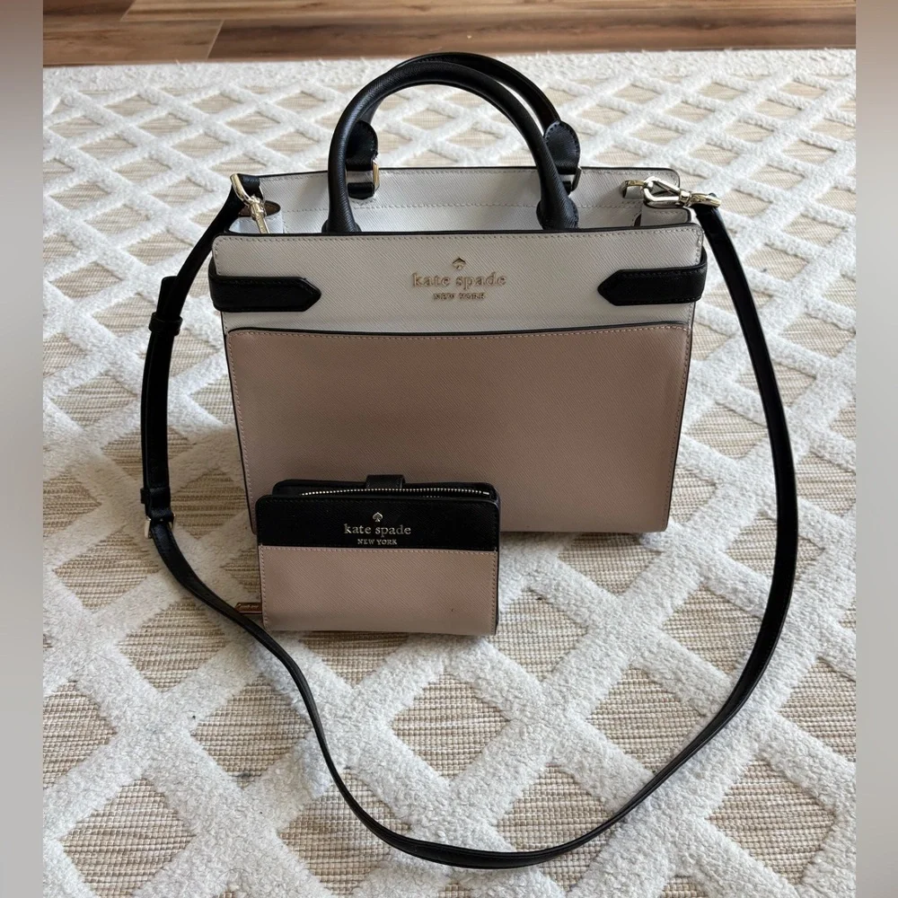 Kate Spade Purse - Picture 1 of 6
